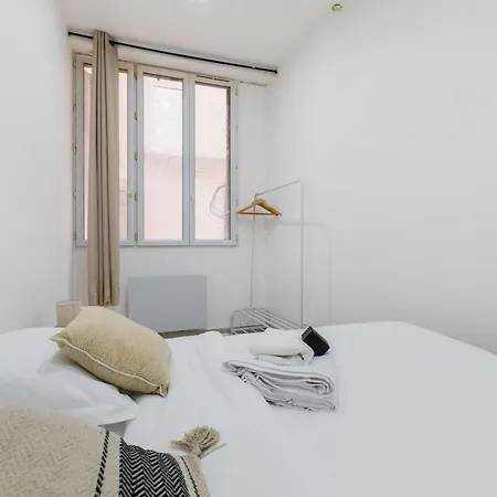 Appartement Metro Jaures Tout Equipe - Paris 19 - 4P - Flat-Guest 아파트